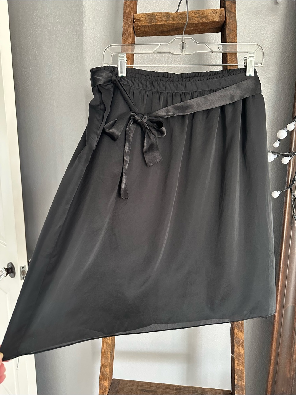 Dana Buchman Black Satin Tie Skirt, size 14